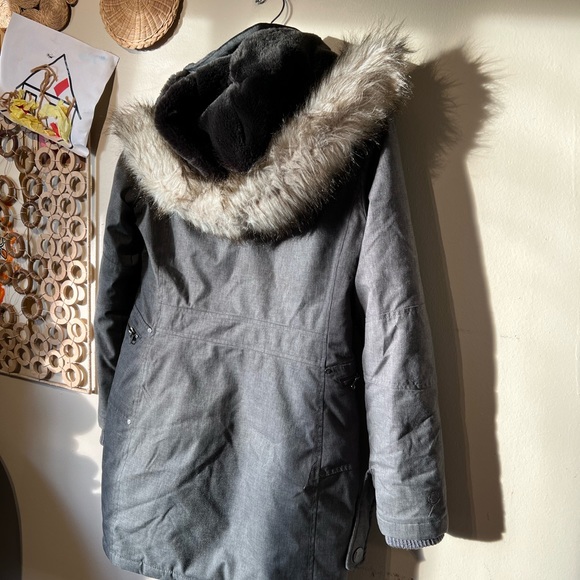 Aritzia TNA size xs gray parka hooded jacket…. - Picture 7 of 8
